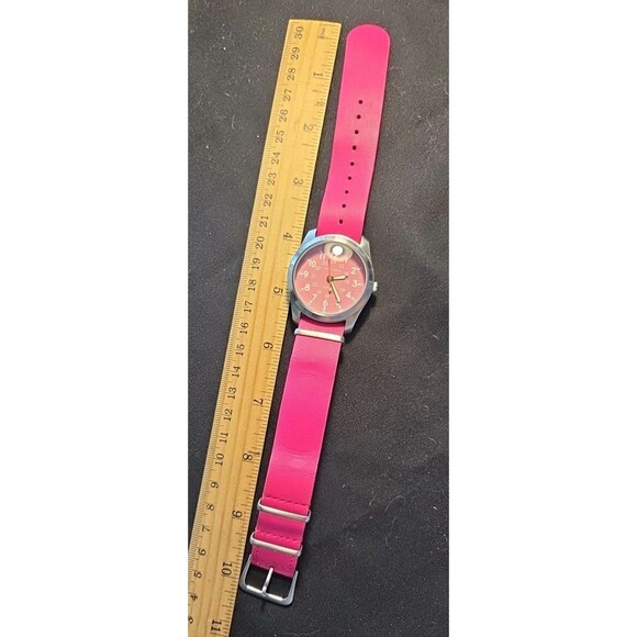 Tokyo bay hot pink large faced silver tone ladies analog wristwatch - Picture 8 of 10